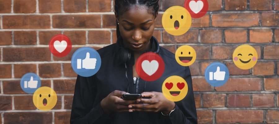 Community Manager en Afrique : rôle, compétences et opportunités à l’ère de l’IA